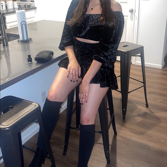 Zara Cute Suede Set - Picture 4 of 7